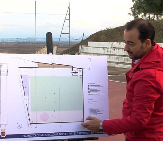 Una pista de fútbol de césped y de mayores dimensiones para El Calvario
