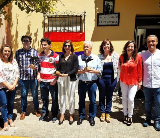IU homenajea a María Ángeles García y Paco Algaba y recuerda a Marcelino Camacho en el Día del Trabajo