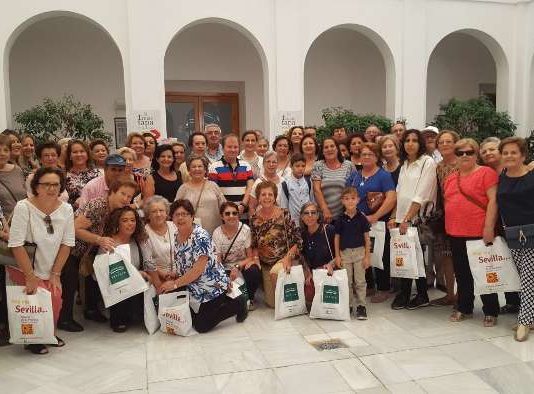 Vecinos de Lora, Alcolea y Villanueva, de turismo por El Viso