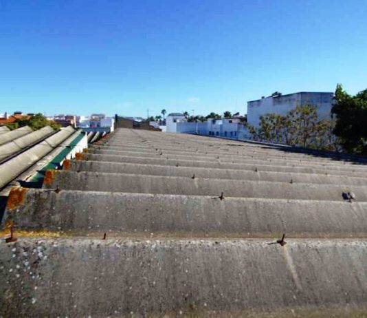 La Junta invertirá este verano más de 90.000 euros en las obras de retirada de amianto en el CEIP Albaicín