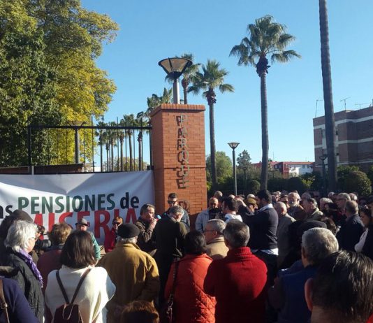 Concentración en El Viso a favor del sistema público de pensiones