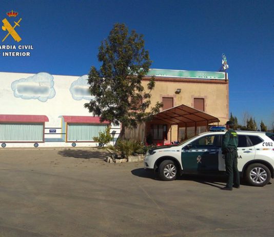 Detenido por presunto robo con amenazas e intimidación en un supermercado local