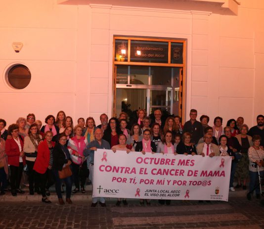 El Viso del Alcor se tiñe de rosa en el Día Contra el Cáncer de Mama