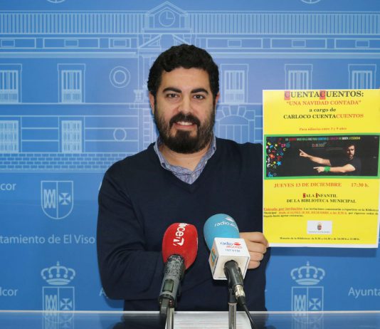 «Una Navidad contada» por Carloco Cuentacuentos en la biblioteca municipal