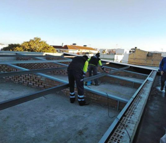 El Ayuntamiento destaca el «buen ritmo» de las obras en el colegio Albaicín