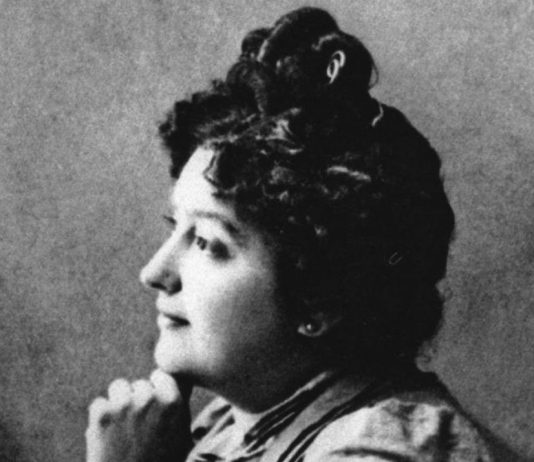 Carmen de Burgos es la protagonista de febrero en la campaña «Mujer tenía que ser»