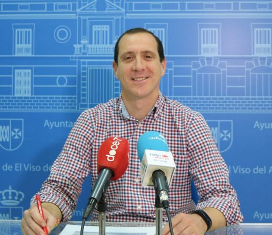Rueda recuerda que en este mandato «843 parados han encontrado empleo» y se han creado «124 empresas»