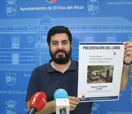 Antonio Santos recupera recuerdos en «Fotos que no hice en su momento»