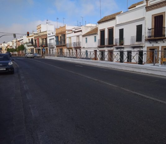 El Ayuntamiento acomete mejoras en el terraplén y en la vía que une El Viso con la carretera de la Vereda