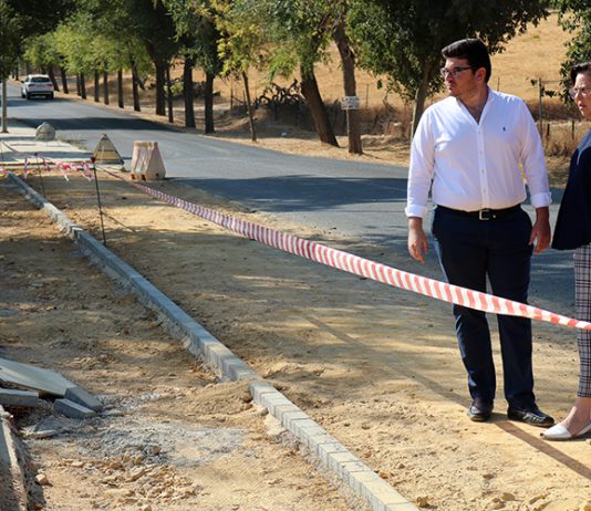 La pasarela que unirá el cementerio con el tanatorio se espera esté a finales de septiembre