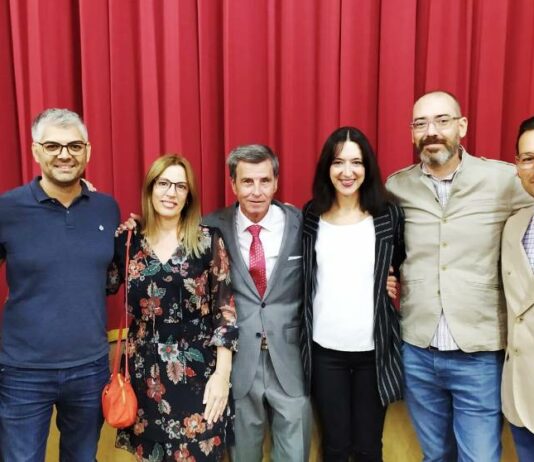 Rafael Cadenas recibe el Premio Alunada en el décimo aniversario de Fuente del Sol