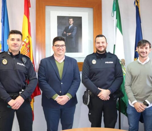 Recepción institucional al nuevo agente de la Policía Local
