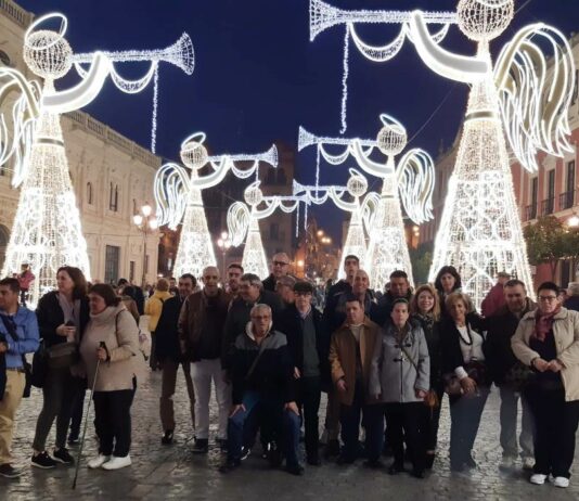 La Unidad Municipal Albaicín visita Sevilla por Navidad