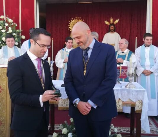 Madrinazgo de la Esperanza de Triana a la nueva hermandad de La Esperanza