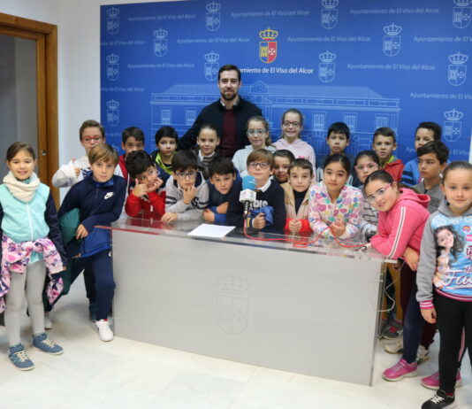 Alumnos del colegio Albaicín conocen por dentro el Ayuntamiento