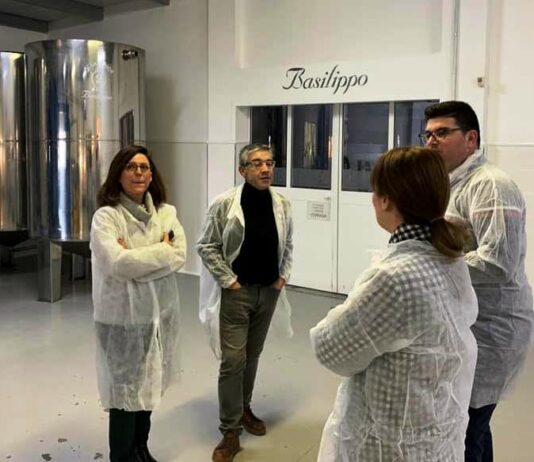 Santos empieza en Basilippo su plan de visitas a empresas visueñas