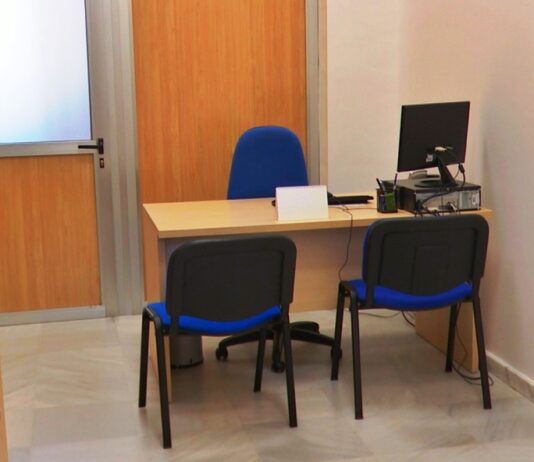 IU le pide al gobierno local que recupere el servicio de apoyo psicológico para las víctimas de violencia machista