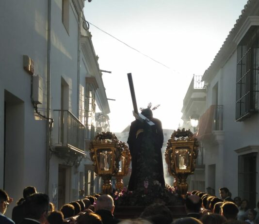El Viso se echa a la calle para acompañar a Jesús Nazareno en el Vía Crucis del Consejo