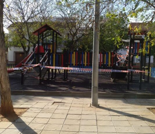 El Ayuntamiento precinta los parques infantiles ante las salidas de los menores a partir del lunes