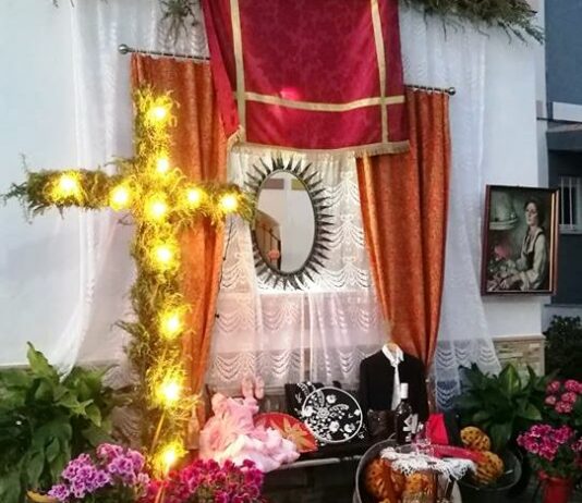 Jesús Martín se lleva el primer premio en el concurso de fachadas de las Fiestas de la Santa Cruz