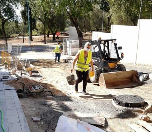 El Ayuntamiento reanuda las obras en calle Jazmín y plaza Méjico