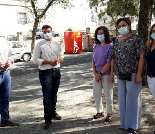 Los contenedores de Cáritas en El Viso han recogido en un año 70.000 kilos de ropa
