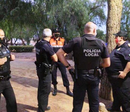 La Policía Local empieza a hacer un seguimiento de control a las personas confinadas por Covid-19