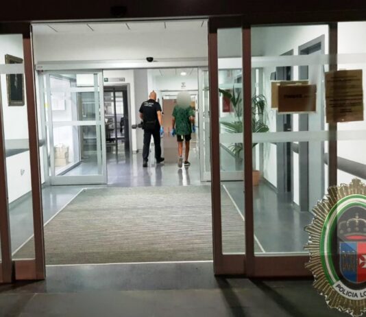 La Policía asiste a un menor extranjero que llegó a El Viso desde Ceuta alojado en los bajos de un camión