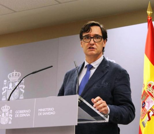 Sanidad decreta el cierre del ocio nocturno en toda España y prohíbe fumar en la calle