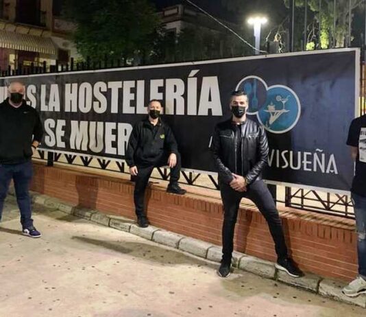Los hosteleros de El Viso se echan a la calle para pedir “ayudas” para un sector que “se muere”