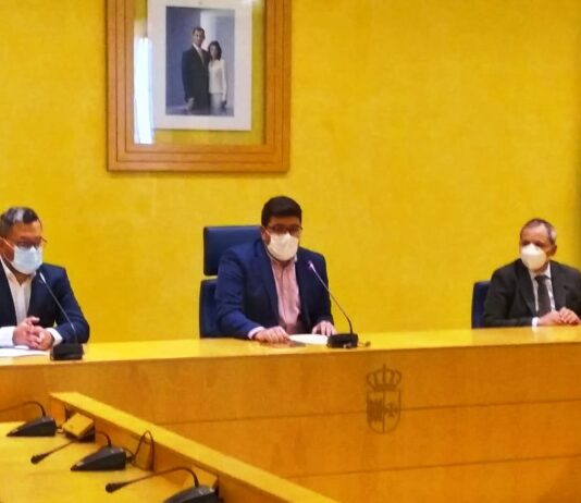 David Payán, un pintor de Cantillana, será el cartelista de la Semana Santa de El Viso para 2021