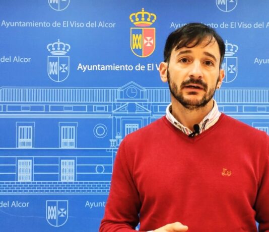 El Ayuntamiento instala cinco desfibriladores para crear “un municipio cardioprotegido”