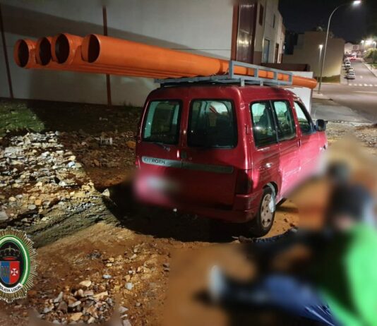 La Policía Local evita un robo de tubos de canalización en la antigua Invirsa
