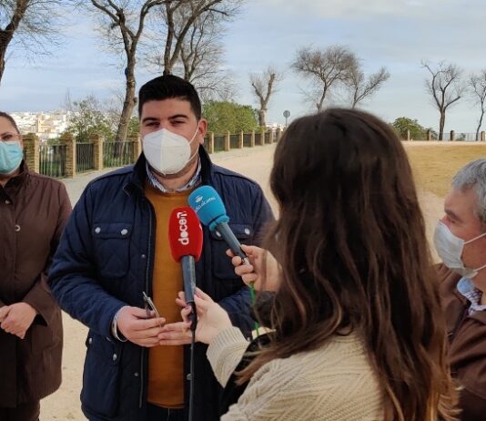 El Ayuntamiento va a pavimentar los espacios libres del recinto de la Cruz de Mayo