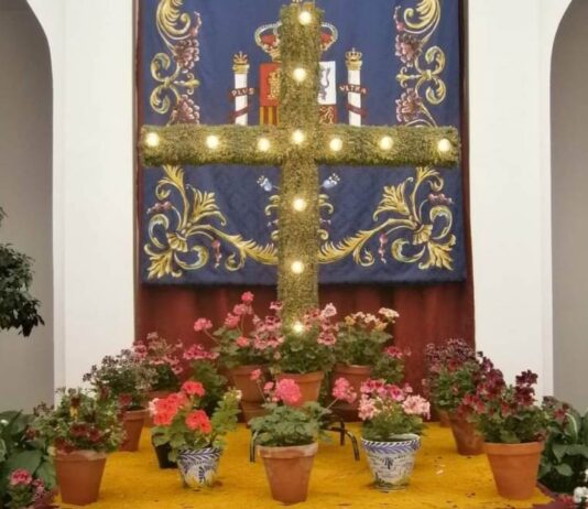 Fiestas convoca el concurso de patios y fachadas de las Fiestas de la Santa Cruz
