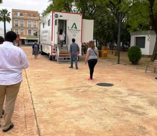 La mitad de los citados no acudió al cribado de este jueves, que deja un solo positivo