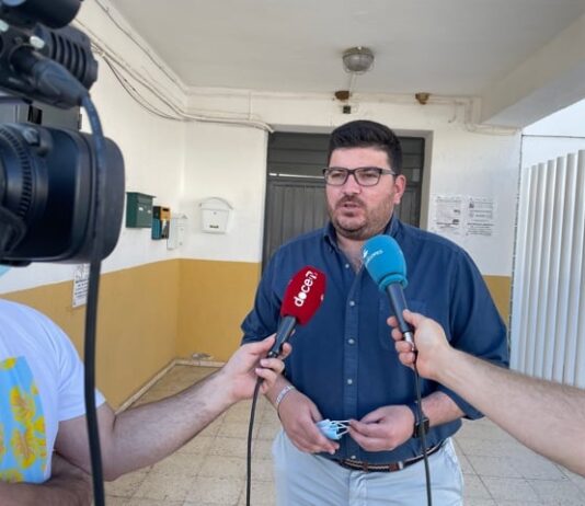 El Ayuntamiento adecua un aula del centro de adultos para opositores