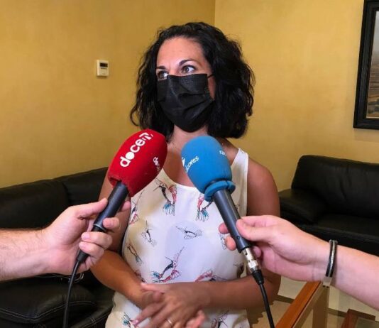 La delegada territorial de Políticas Sociales de la Junta, Ana González, visita El Viso
