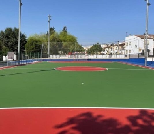 Finalizan las tareas de adecentamiento en la zona deportiva de la plaza Virgen de los Reyes