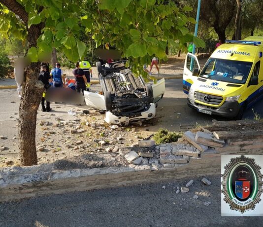 Aparatoso accidente en calle Sol que se salda con un herido leve