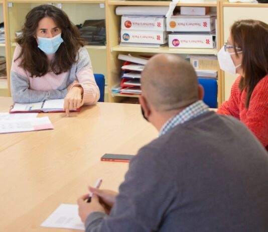 Ciudadanos asegura que no ha habido “censura” con las pancartas reivindicativas de las AMPAS