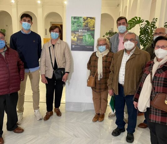 Una exposición muestra en el Ayuntamiento las investigaciones en la lucha contra el cáncer