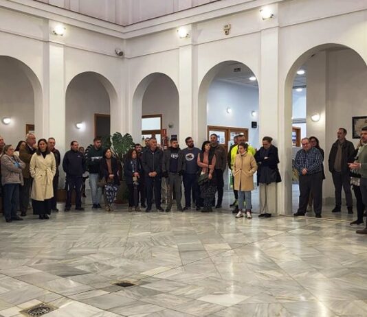 Minuto de silencio en el Ayuntamiento por la muerte de un visueño en accidente laboral