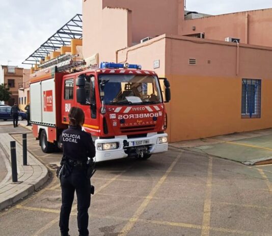 Un incendio eléctrico en el centro de salud deja un herido leve y dos intoxicaciones por inhalación de humo