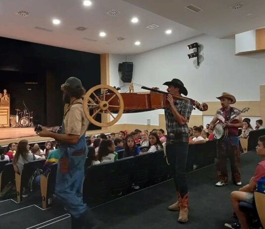 Circada acerca el teatro a más de mil escolares visueños