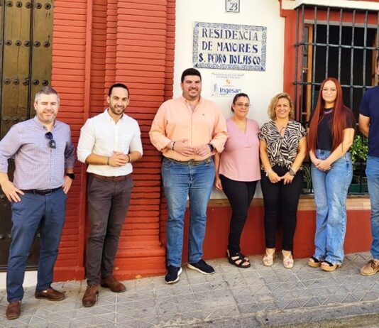 Entregada la recaudación de la venta de los pines de las Fiestas de la Santa Cruz