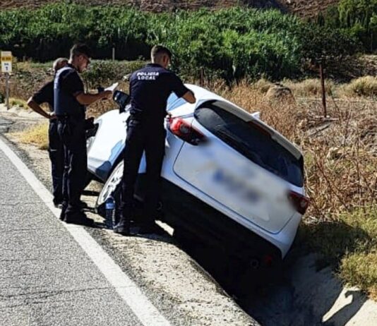 Denunciado un conductor que dio positivo en la prueba de alcohol tras protagonizar un accidente