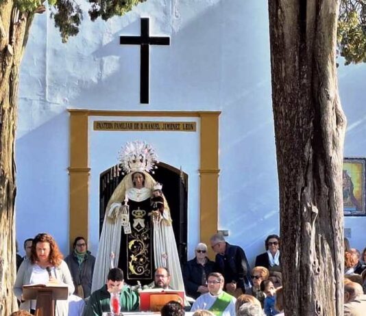 La Virgen del Carmen vuelve a visitar el cementerio municipal en Santo Rosario