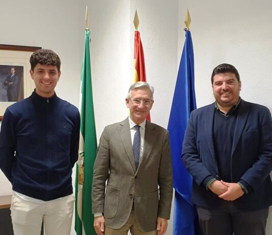 Reunión con la Junta de Andalucía para abordar la ampliación del IES Juan Bautista