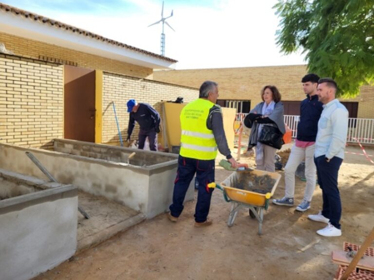 El Ayuntamiento construye un huerto adaptado en el colegio Juan Carlos I para el alumnado con movilidad reducida